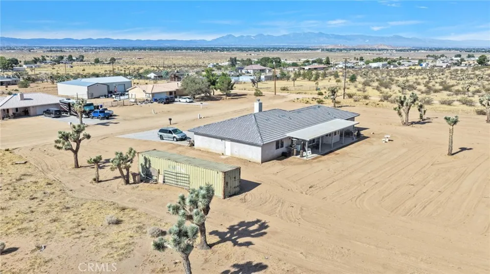 23520 Pala Apple Valley, CA 92307