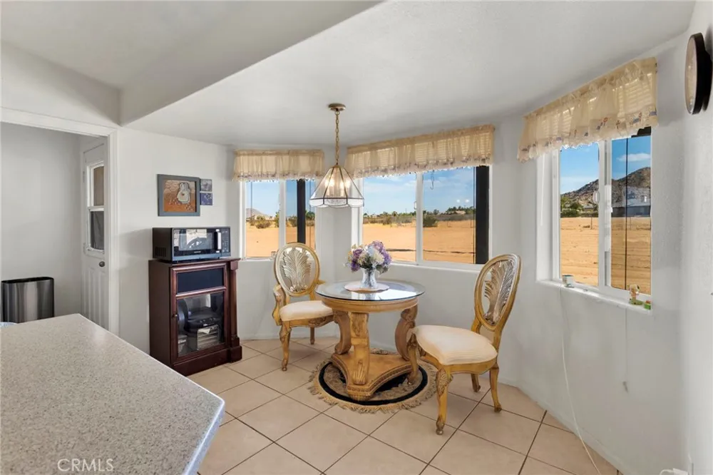 23520 Pala Apple Valley, CA 92307