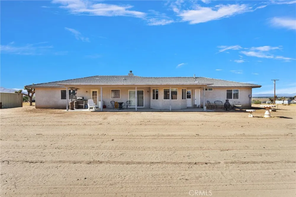 23520 Pala Apple Valley, CA 92307