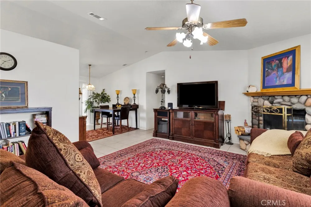 23520 Pala Apple Valley, CA 92307