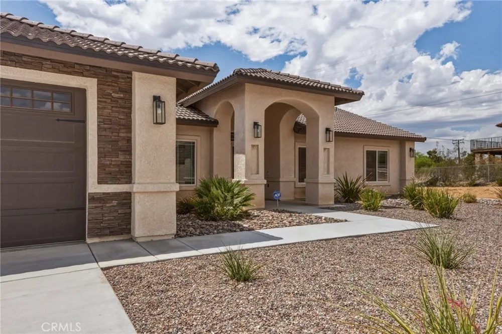 19011 Kaibab Apple Valley, CA 92307