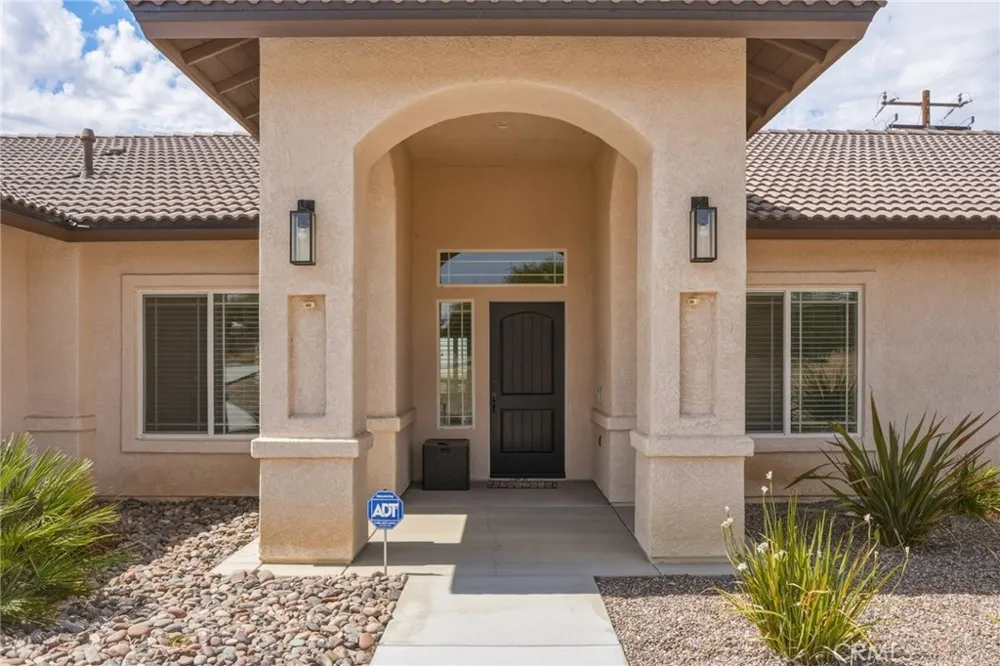 19011 Kaibab Apple Valley, CA 92307
