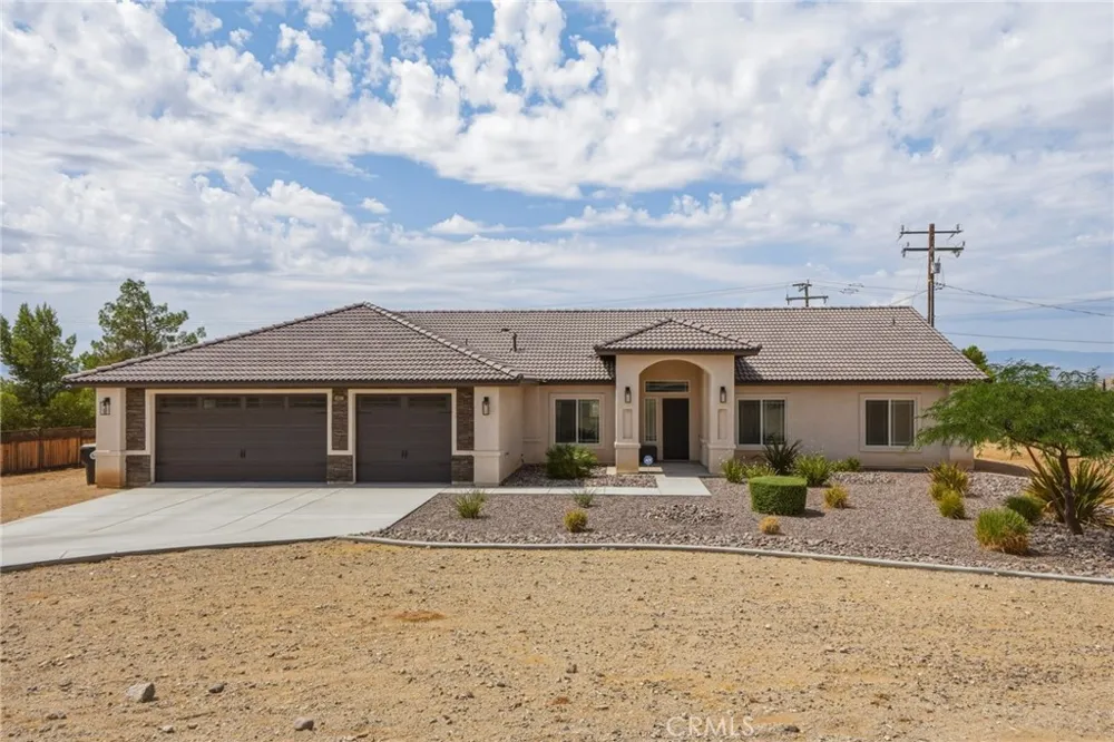 19011 Kaibab Apple Valley, CA 92307