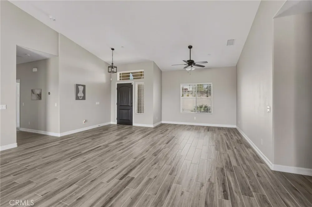 19011 Kaibab Apple Valley, CA 92307