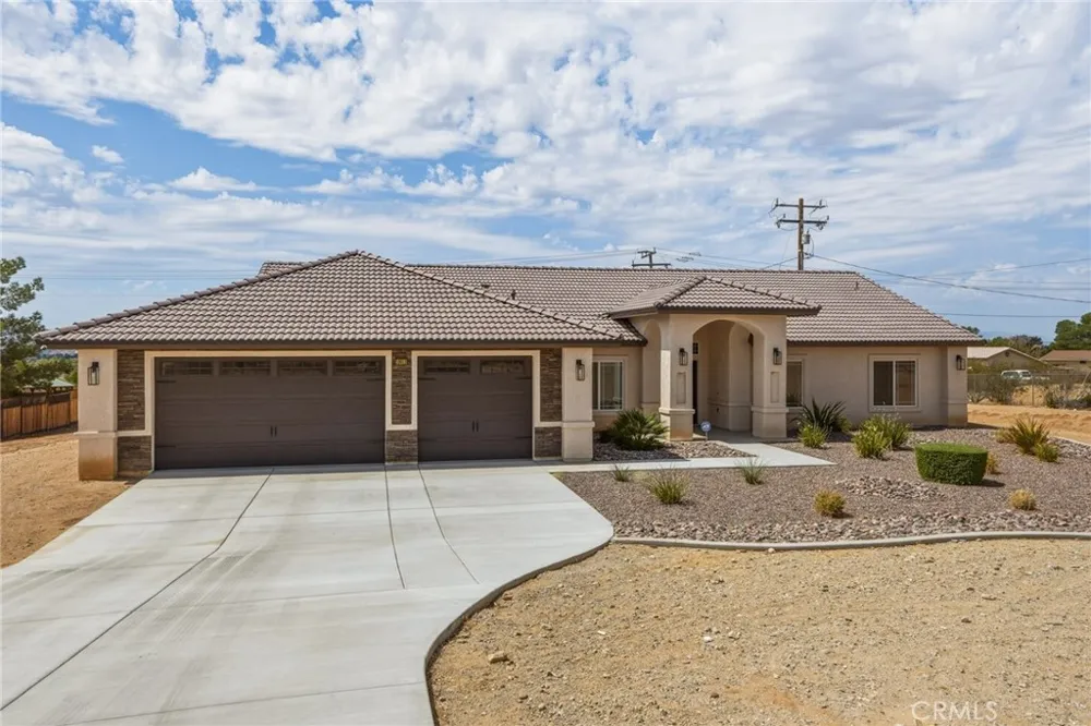 19011 Kaibab Apple Valley, CA 92307