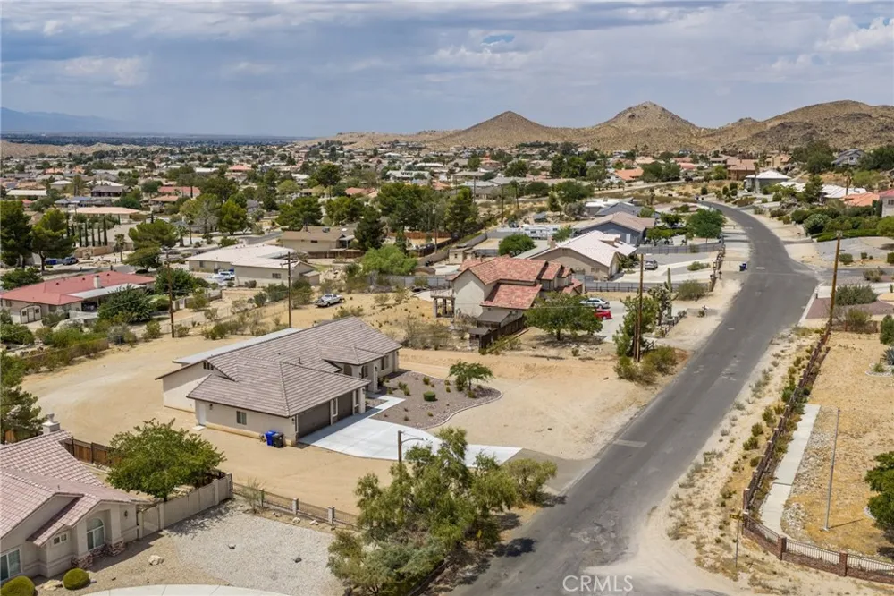 19011 Kaibab Apple Valley, CA 92307