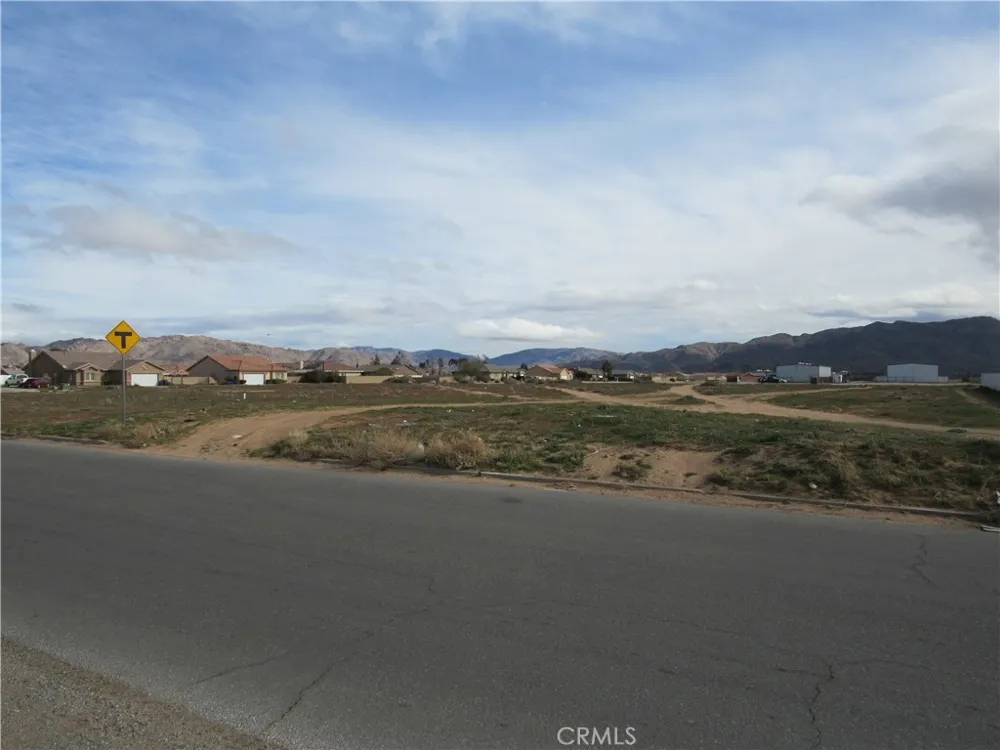 Pioneer Apple Valley, CA 92307