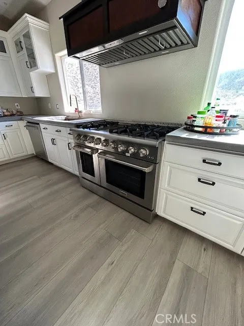 8265 Green Pinon Hills, CA 92372