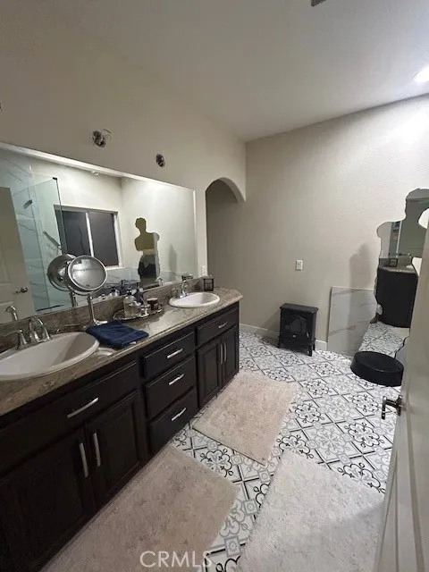 8265 Green Pinon Hills, CA 92372