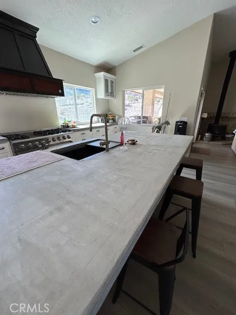 8265 Green Pinon Hills, CA 92372