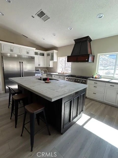 8265 Green Pinon Hills, CA 92372