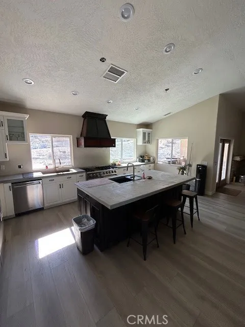 8265 Green Pinon Hills, CA 92372