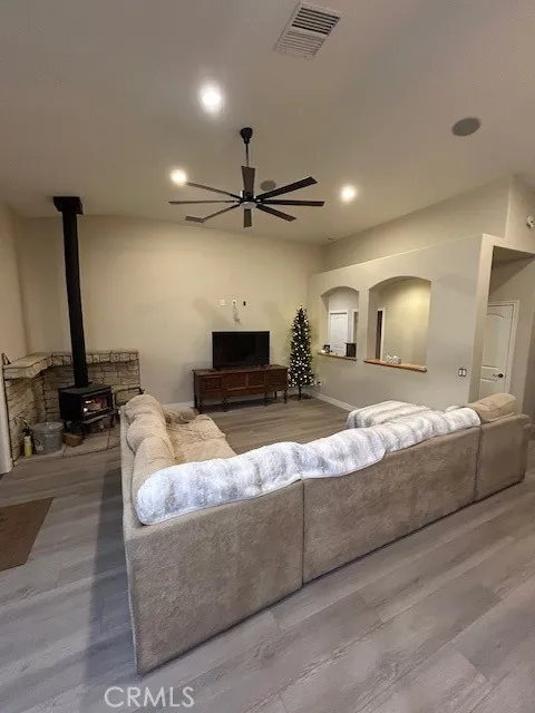 8265 Green Pinon Hills, CA 92372