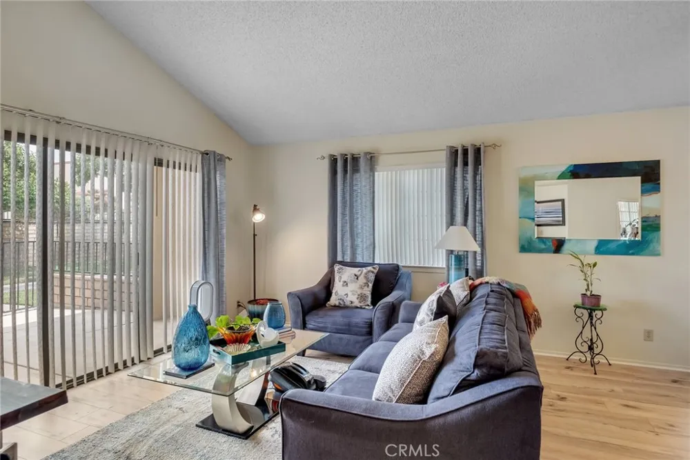 19064 Elm Drive Apple Valley, CA 92308