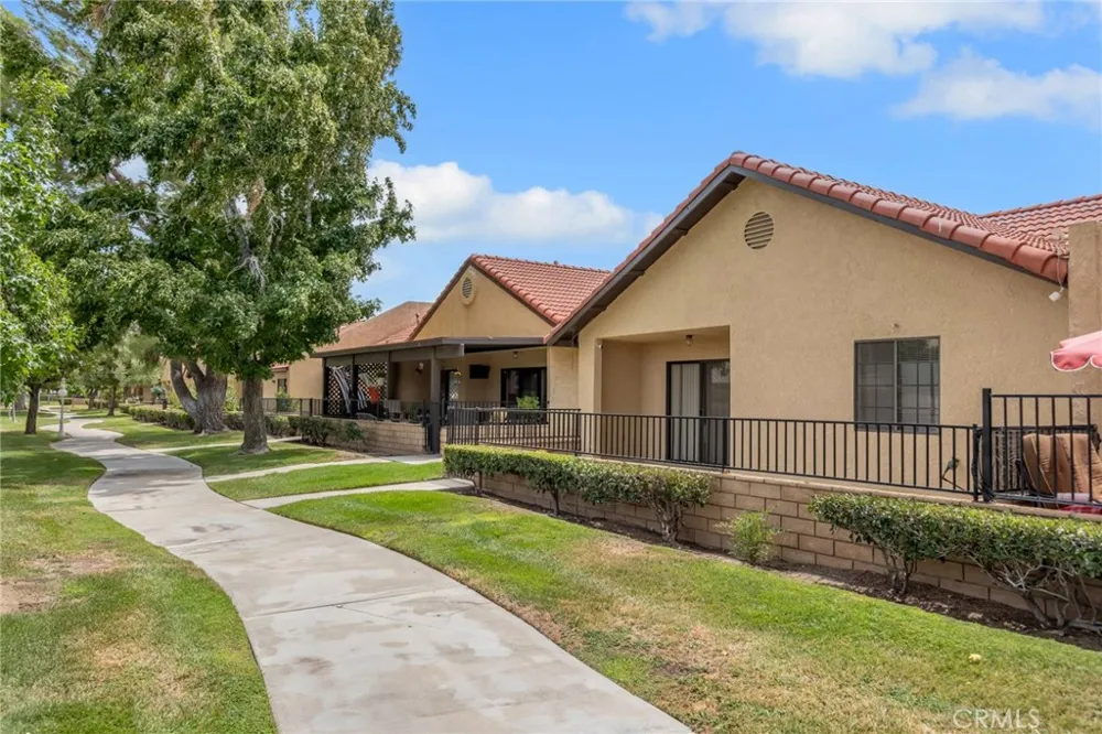 19064 Elm Drive Apple Valley, CA 92308
