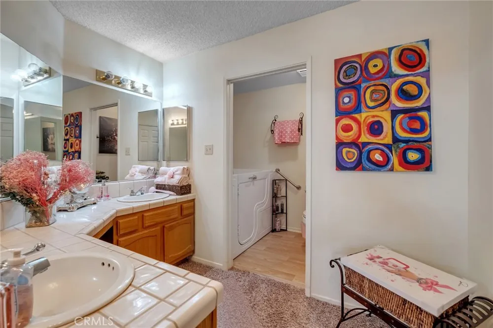 19064 Elm Drive Apple Valley, CA 92308