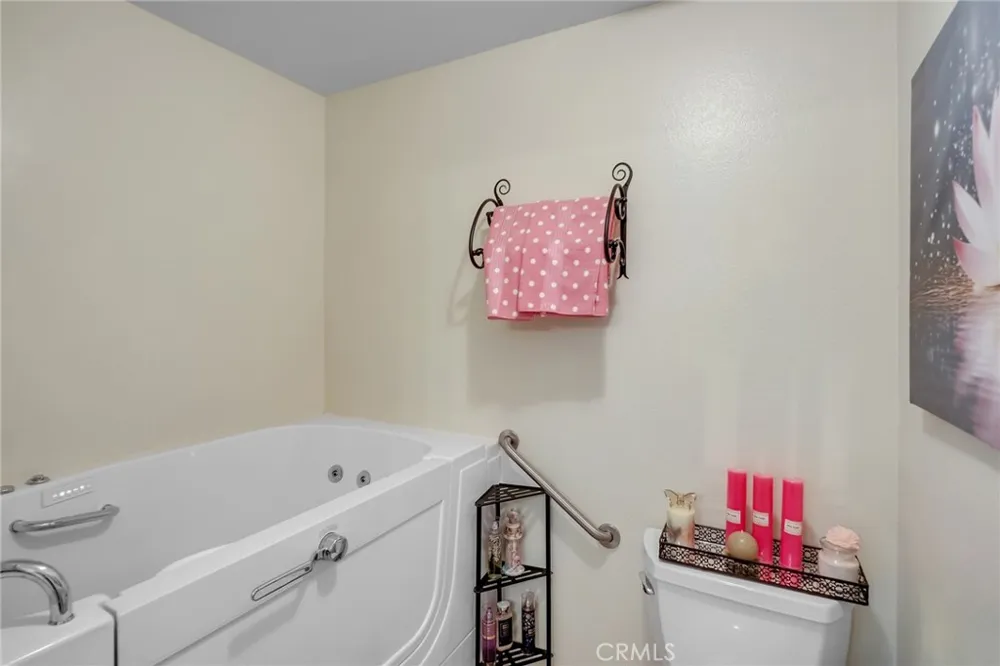 19064 Elm Drive Apple Valley, CA 92308