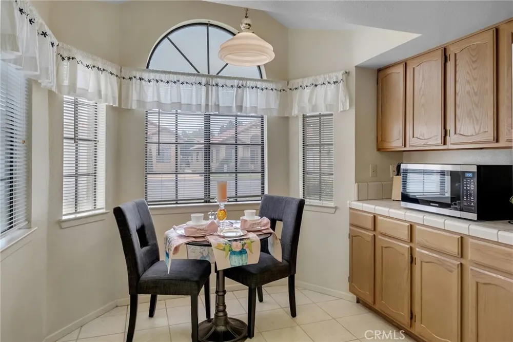 19064 Elm Drive Apple Valley, CA 92308