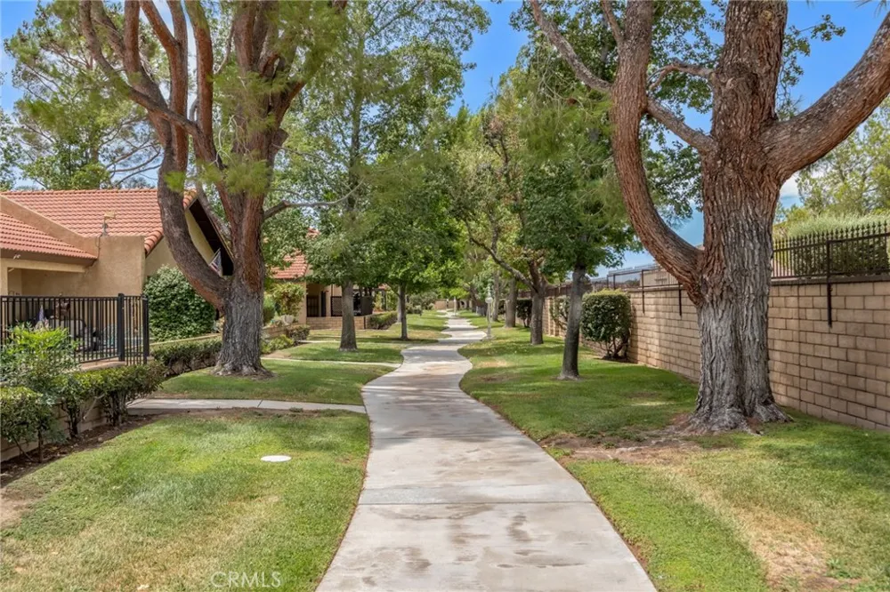 19064 Elm Drive Apple Valley, CA 92308
