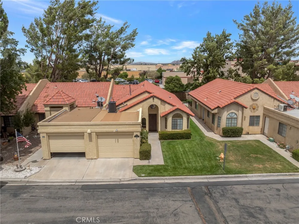 19064 Elm Drive Apple Valley, CA 92308