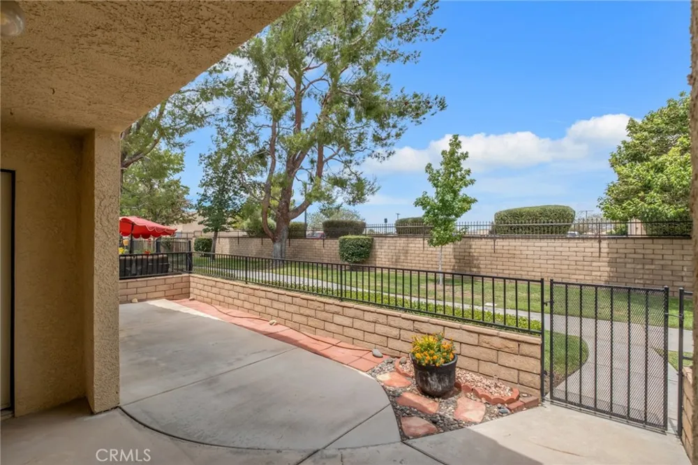 19064 Elm Drive Apple Valley, CA 92308