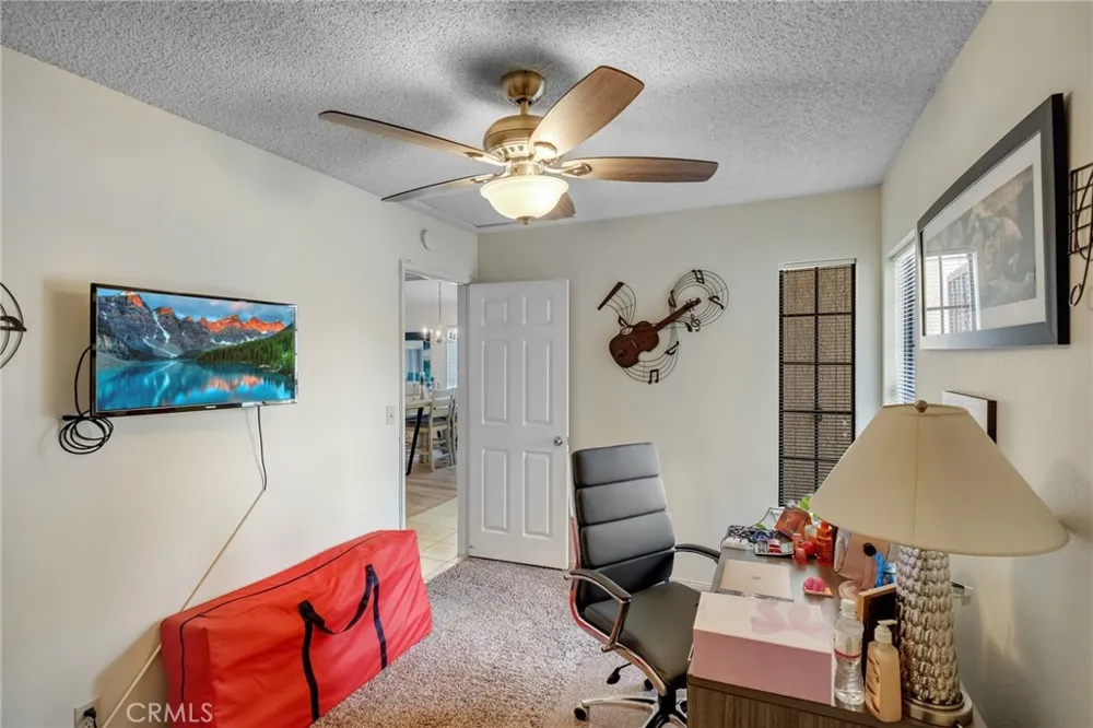 19064 Elm Drive Apple Valley, CA 92308