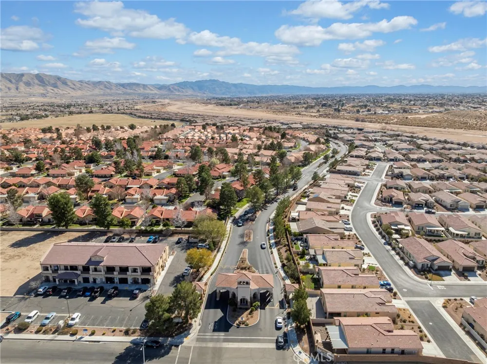 19064 Elm Drive Apple Valley, CA 92308