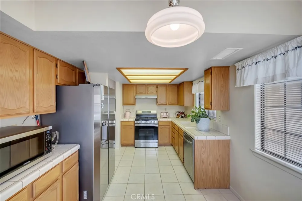 19064 Elm Drive Apple Valley, CA 92308