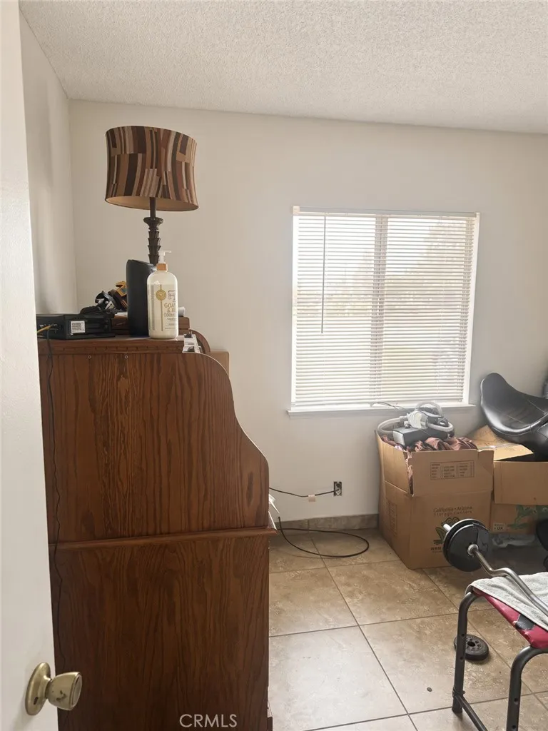 10625 Tecopa Apple Valley, CA 92308