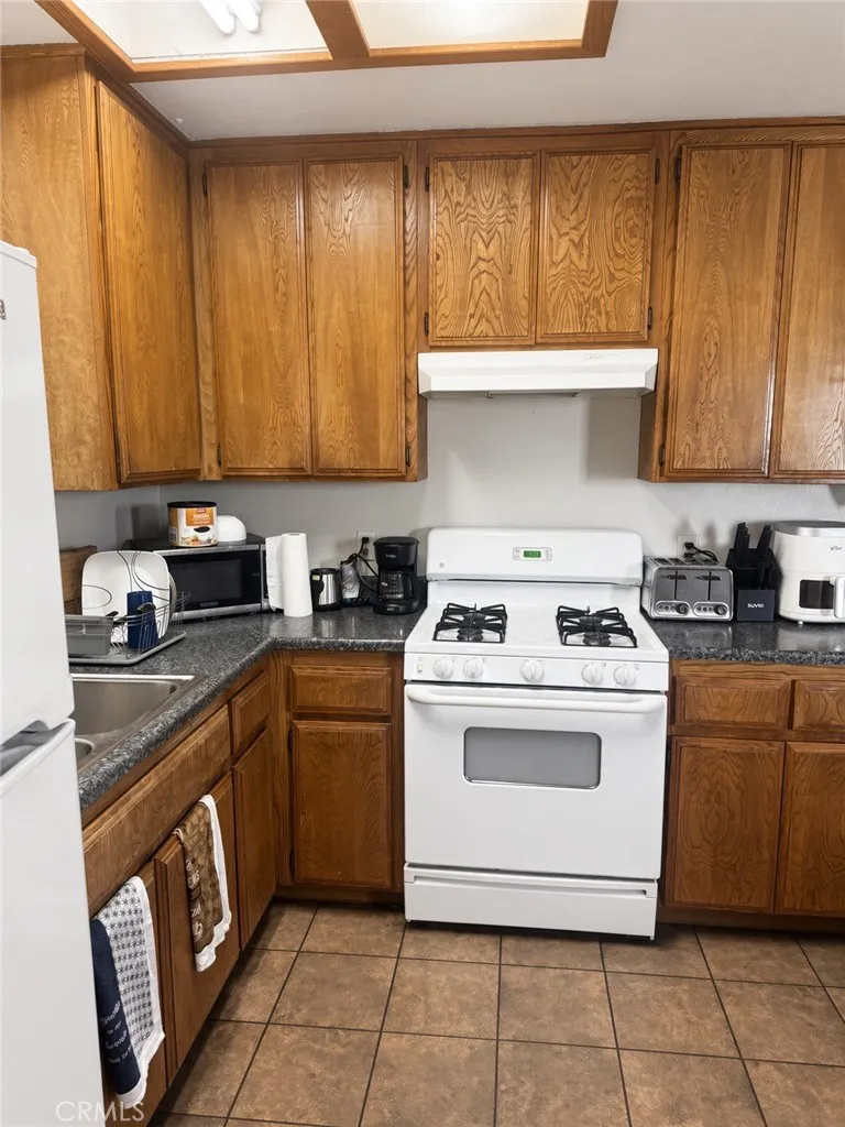 10625 Tecopa Apple Valley, CA 92308