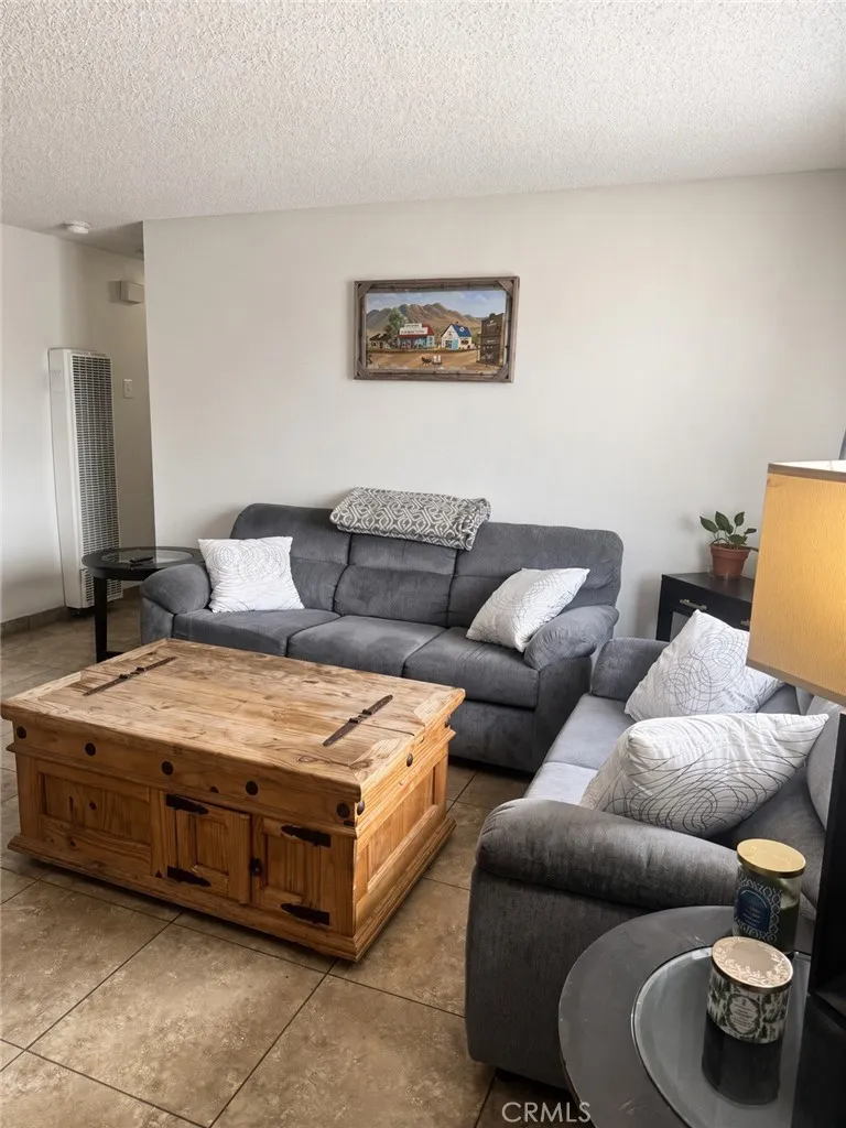 10625 Tecopa Apple Valley, CA 92308