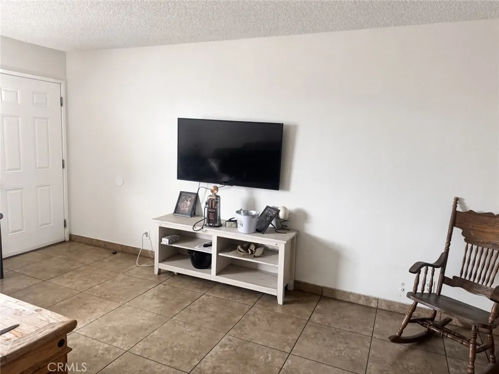 10625 Tecopa Apple Valley, CA 92308