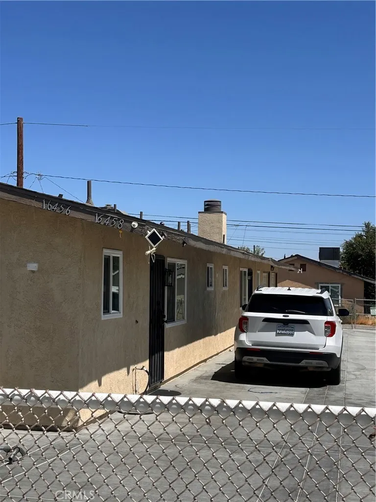16458 Spruce Hesperia, CA 92345