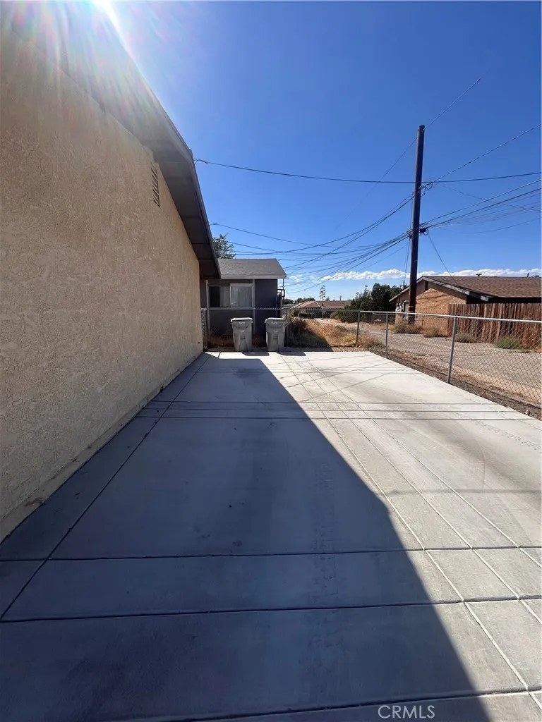 16458 Spruce Hesperia, CA 92345