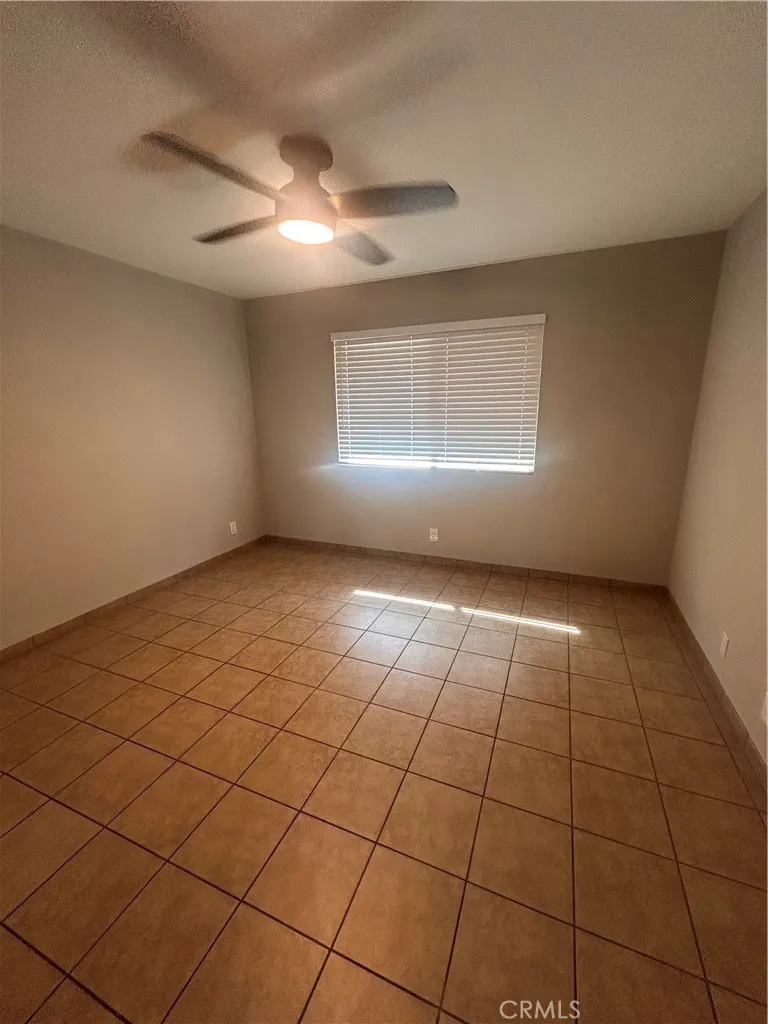 16458 Spruce Hesperia, CA 92345