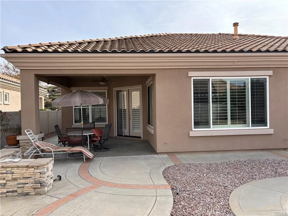 6329 Myrtle Beach Banning, CA 92220