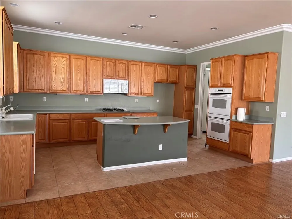 6329 Myrtle Beach Banning, CA 92220