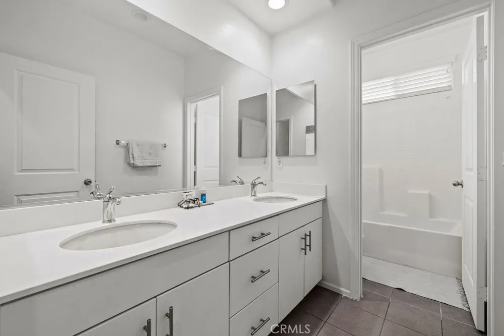 3933 Iron Mountain Jurupa Valley, CA 92509