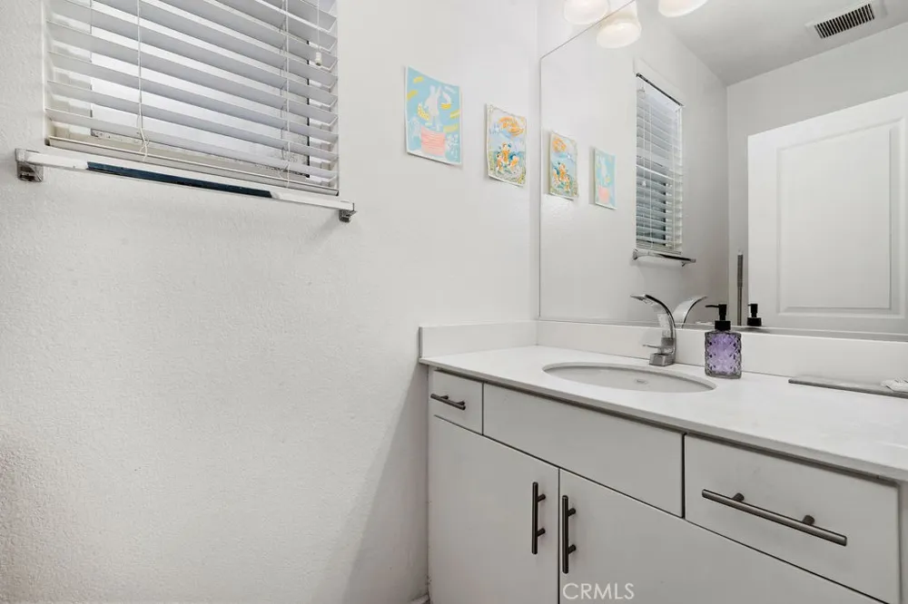 3933 Iron Mountain Jurupa Valley, CA 92509