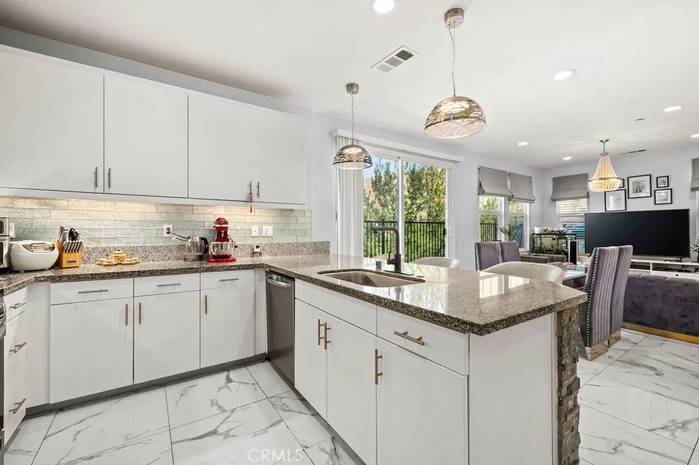 3933 Iron Mountain Jurupa Valley, CA 92509