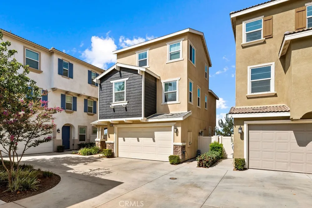 3933 Iron Mountain Jurupa Valley, CA 92509