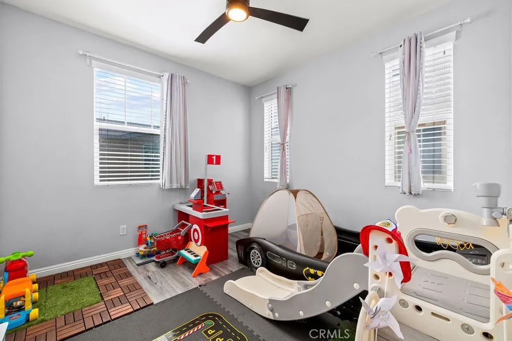 3933 Iron Mountain Jurupa Valley, CA 92509