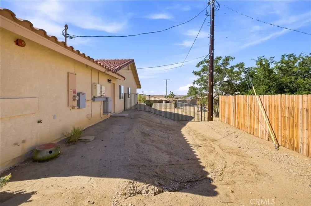 58772 La Mirada Trail Yucca Valley, CA 92284