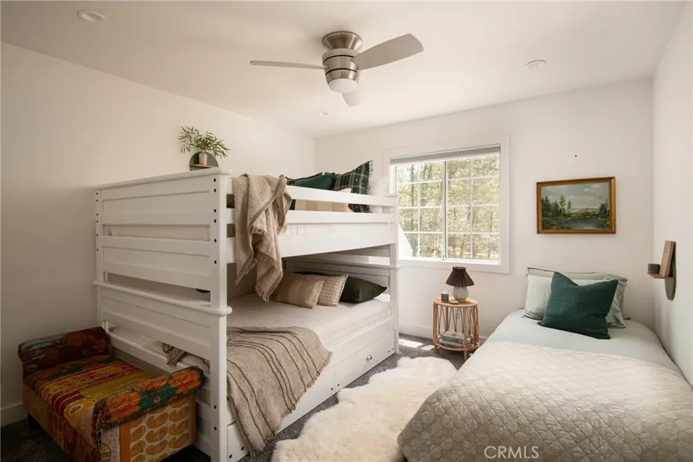 869 Shelter Cove Lake Arrowhead, CA 92352