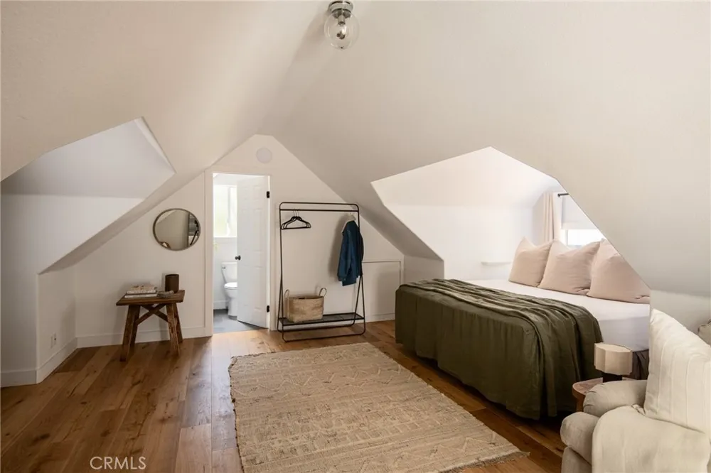 869 Shelter Cove Lake Arrowhead, CA 92352