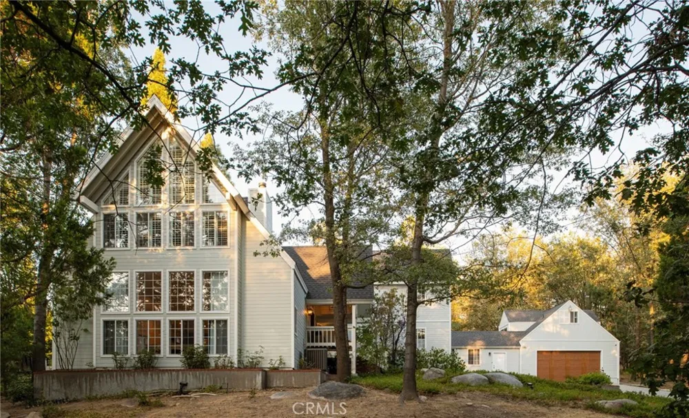 869 Shelter Cove Lake Arrowhead, CA 92352