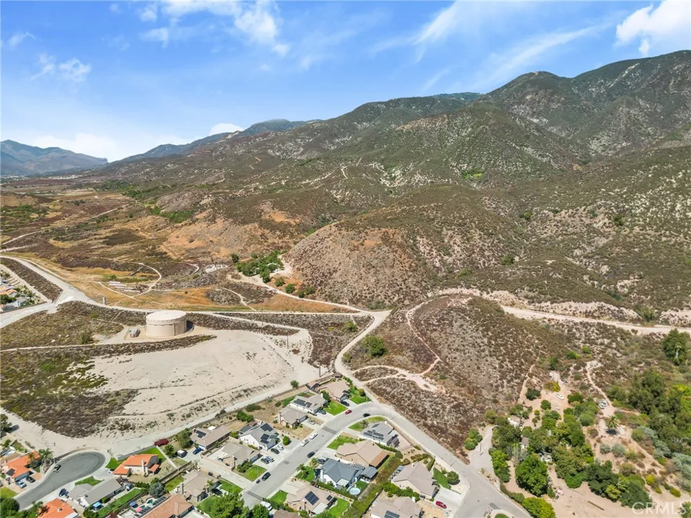 2 Hill Drive W San Bernardino, CA 92407