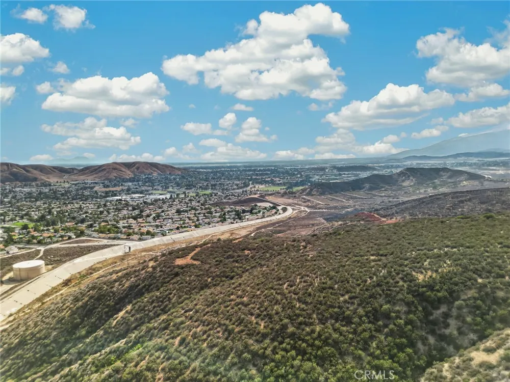 2 Hill Drive W San Bernardino, CA 92407