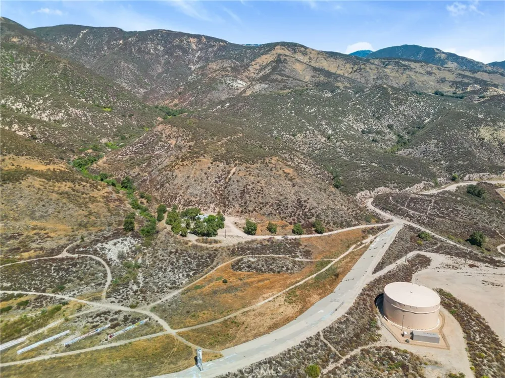 2 Hill Drive W San Bernardino, CA 92407