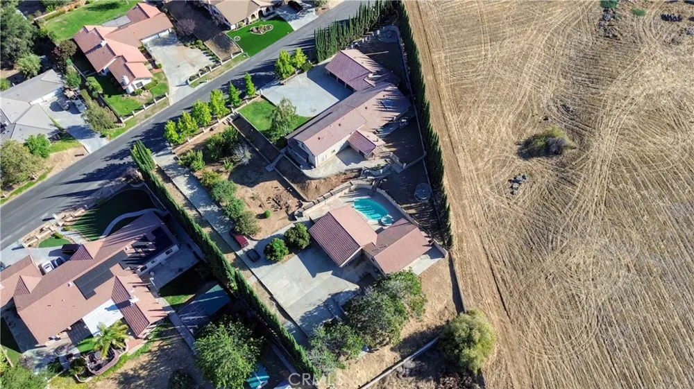 8956 Oak Creek Rd Cherry Valley, CA 92223